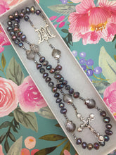 Load image into Gallery viewer, Divine Mercy, Freshwater Pearl Catholic Rosary